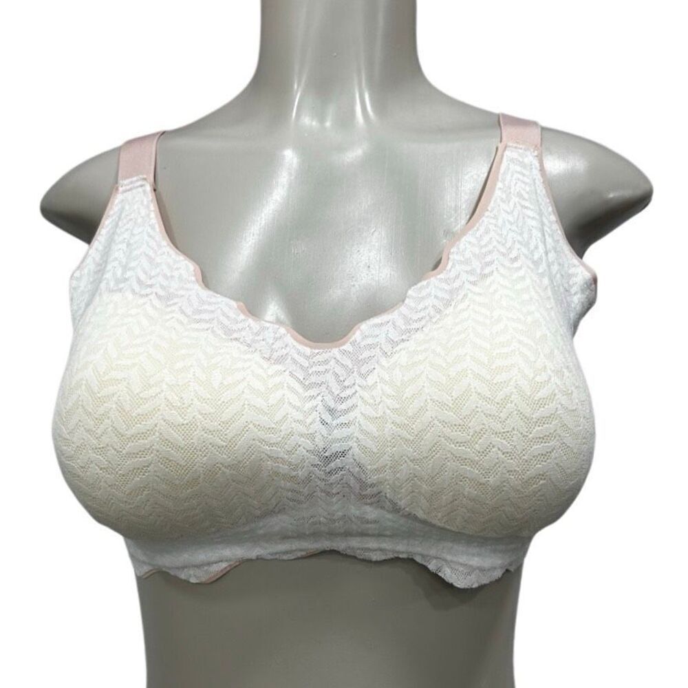 NWOT Women's Full Coverage Bra XL Cream Pink Comfort And Support Wireless Padded